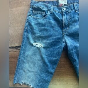 Perfect denim cut-offs